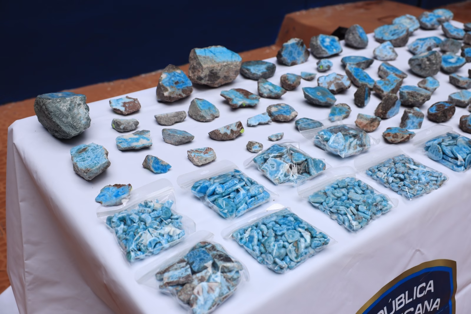 Piedras de larimar.jpg